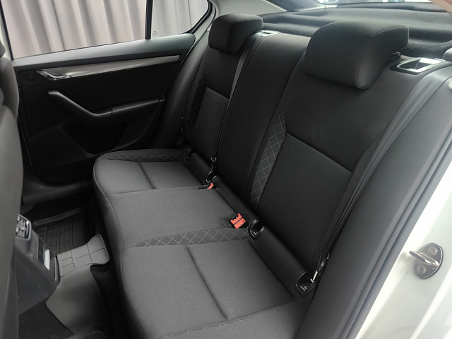 car 8