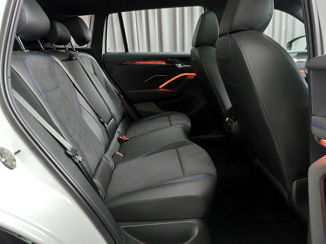 car 8