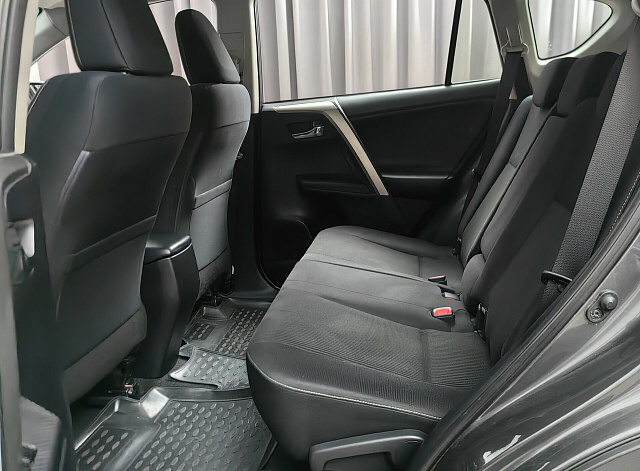 car 8