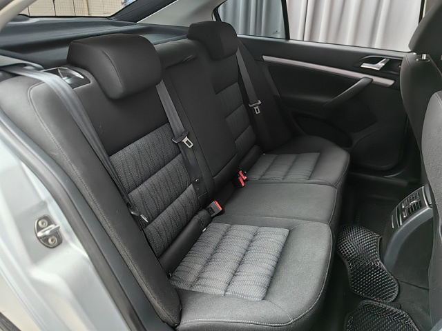 car 9