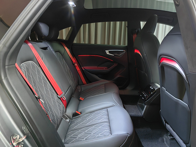 car 8