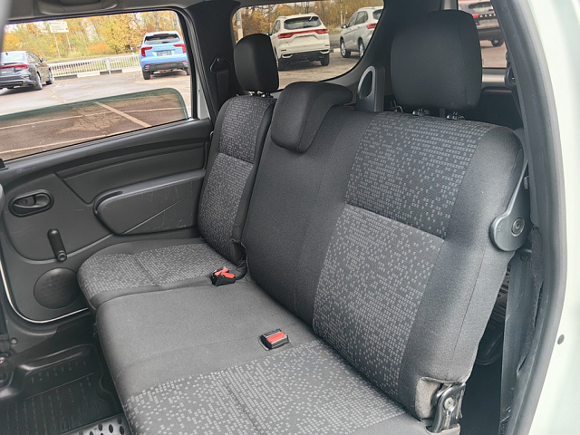 car 8