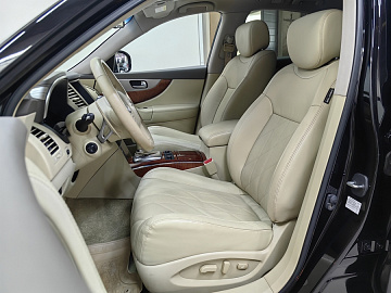QX70